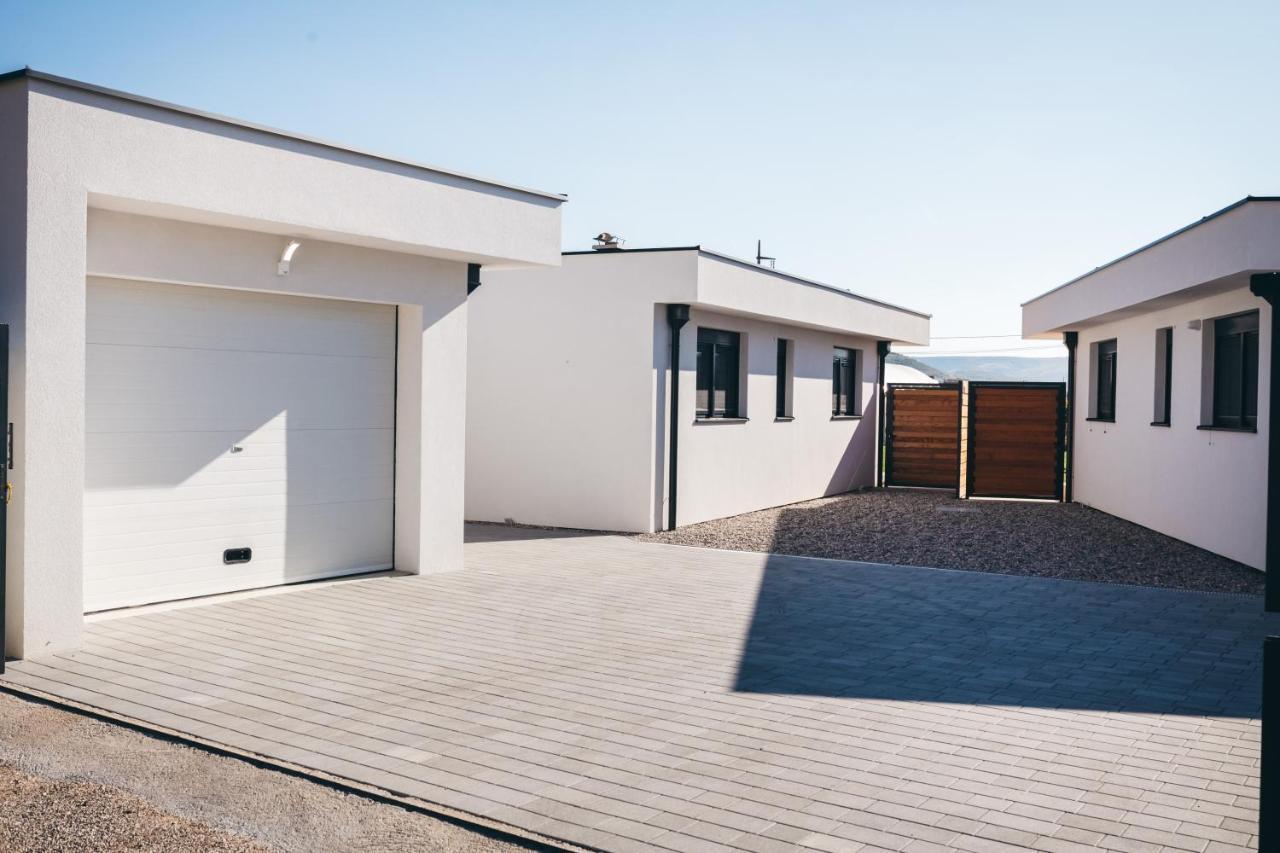 הוילה מוסטר Olive Tree House מראה חיצוני תמונה